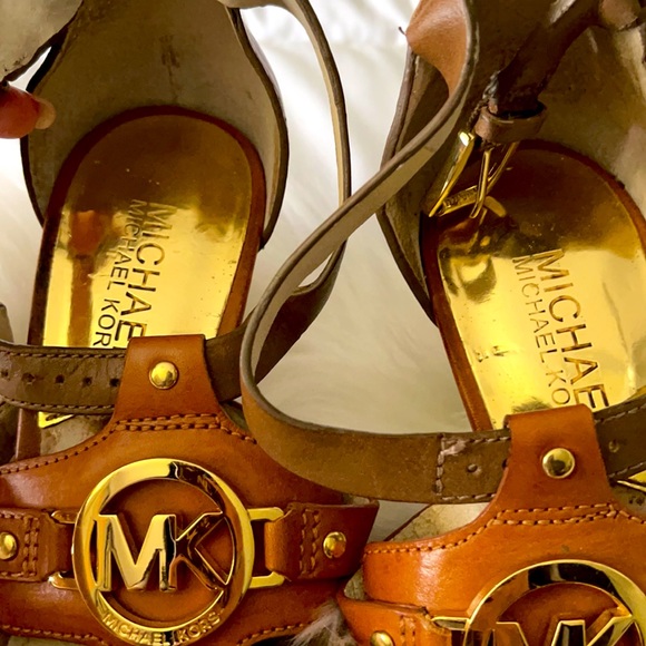 Authentic MK heels - Picture 5 of 6